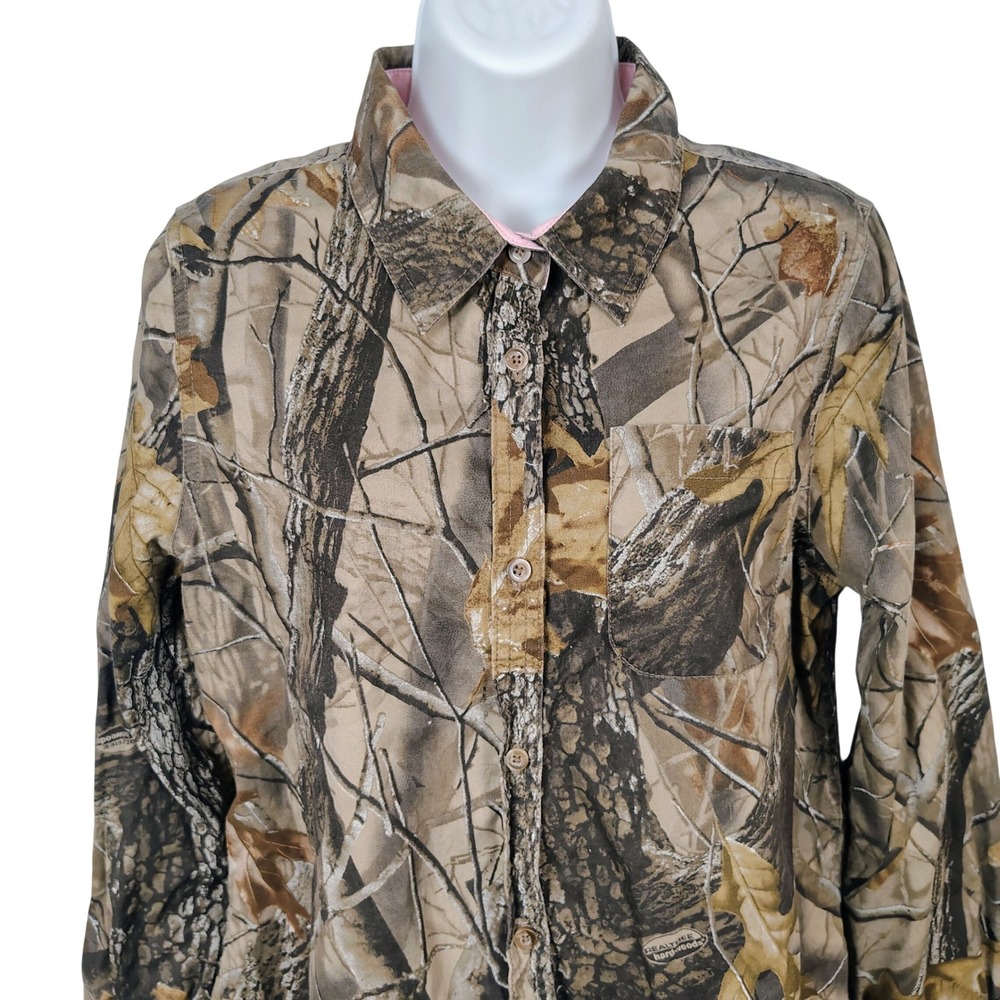 Outfitters Ridge Womens Realtree Hardwoods Camo Button Down Shirt Pink Lining M